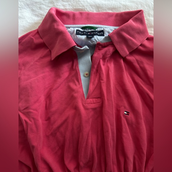 Tommy Hilfiger Pink Reworked Cropped 90s/Y2K Polo Shirt - Picture 2 of 4